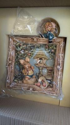 New Open Box Pendelfin The Orchard Shadowbox Scene