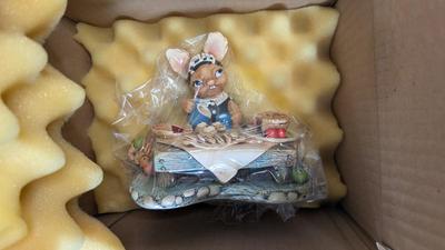 Winner and The Buffet Pendelfin Pieces