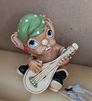 Pendelfin Balcony Scene and Musical Rabbits