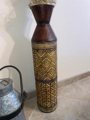 TRENDY GALVANIZED CAN WITH IRON HANDLE AND LARGE TIN VASE