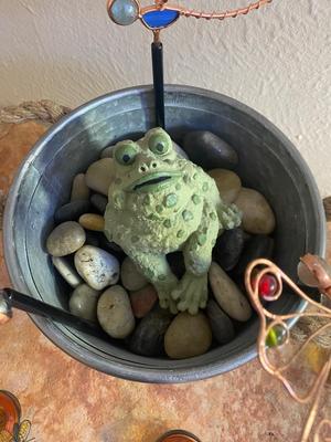 CUTE LITTLE BUGS & FROG IN GALVANIZED CAN, WITH TEA LIGHT CANDLE HOLDERS & POLISHED ROCKS