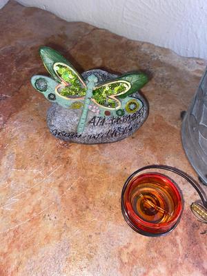CUTE LITTLE BUGS & FROG IN GALVANIZED CAN, WITH TEA LIGHT CANDLE HOLDERS & POLISHED ROCKS