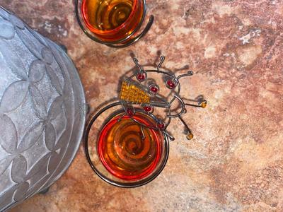 CUTE LITTLE BUGS & FROG IN GALVANIZED CAN, WITH TEA LIGHT CANDLE HOLDERS & POLISHED ROCKS