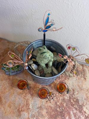 CUTE LITTLE BUGS & FROG IN GALVANIZED CAN, WITH TEA LIGHT CANDLE HOLDERS & POLISHED ROCKS