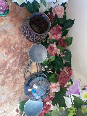 FAUX FLOWERS AND OTHER HOME DECOR