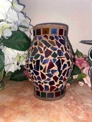 FAUX FLOWERS AND OTHER HOME DECOR