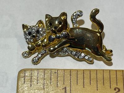 New Never Worn Cats Gold-toned Rhinestone Pin/Brooch as Pictured.