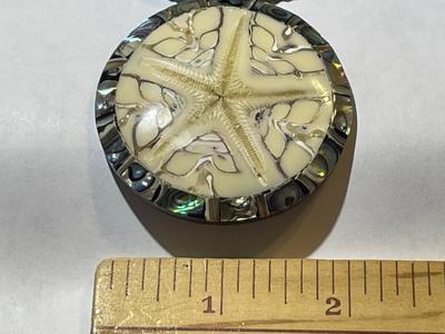 Vintage Nicely Made Turquoise Bead 18" Necklace w/Inlaid artwork Pendant in VG Preowned Condition as Pictured.