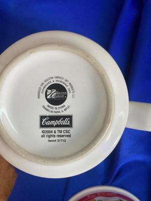 REALLY NEAT VINTAGE CAMPBELL'S SOUP TUREEN WITH LADLE AND SOUP CUPS