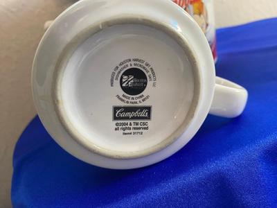 REALLY NEAT VINTAGE CAMPBELL'S SOUP TUREEN WITH LADLE AND SOUP CUPS