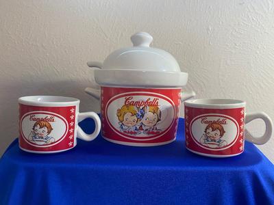 REALLY NEAT VINTAGE CAMPBELL'S SOUP TUREEN WITH LADLE AND SOUP CUPS