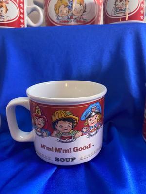 REALLY NEAT VINTAGE CAMPBELL'S SOUP TUREEN WITH LADLE AND SOUP CUPS