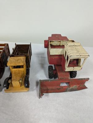 Vintage Trucks, Car & Tractor