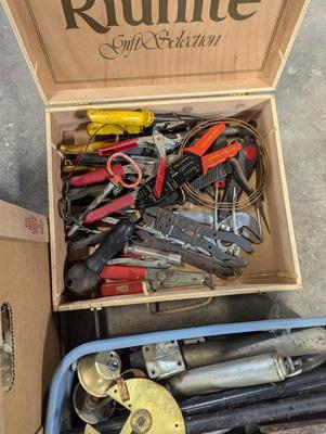 Box Lots Of Hardware Lot 15