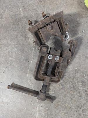 Vintage Chain Post Vise Machinist Lathe Tool