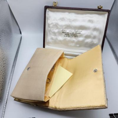 New Delhi embroidered wallet
