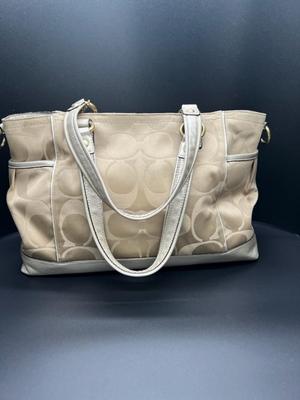 Coach Poppy Tote-NEW