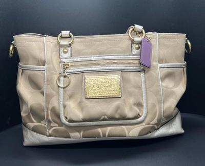Coach Poppy Tote-NEW