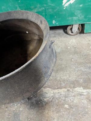 3 Legged Cast Iron Pot