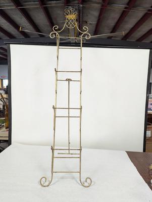 Metal Plate Holder Display