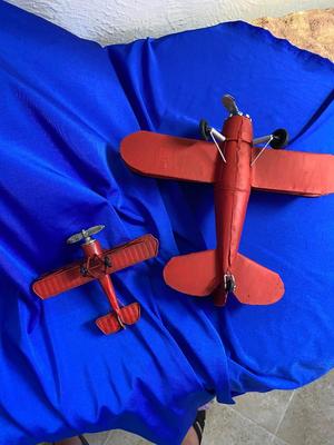 NEAT DECORATIVE AIRPLANES