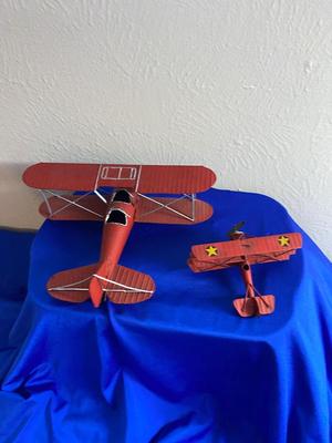 NEAT DECORATIVE AIRPLANES