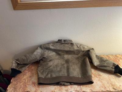 VINTAGE BOMBER JACKET AND AVIATOR HAT