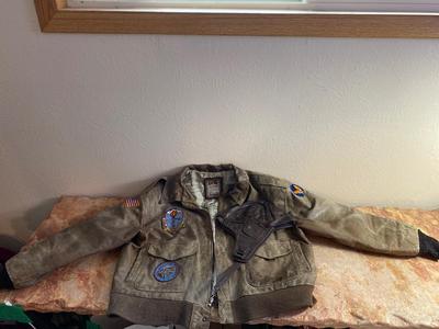VINTAGE BOMBER JACKET AND AVIATOR HAT