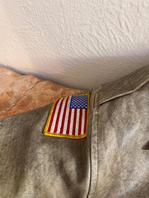VINTAGE BOMBER JACKET AND AVIATOR HAT