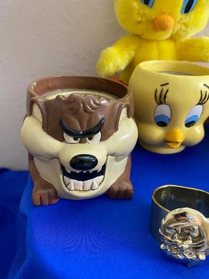 LOONEY TUNES GALORE! VINTAGE CANDLES, NAPKIN RINGS, POT HOLDERS & EVEN MORE!