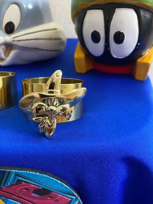 LOONEY TUNES GALORE! VINTAGE CANDLES, NAPKIN RINGS, POT HOLDERS & EVEN MORE!
