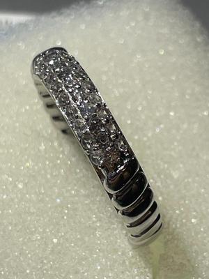 YGI Designer Sterling Silver .925 CZ Wedding Band Style Ring Size-Full 8.75 in VG Preowned Condition.