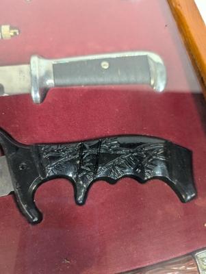 Fixed Knife Display Collection Scenic Design