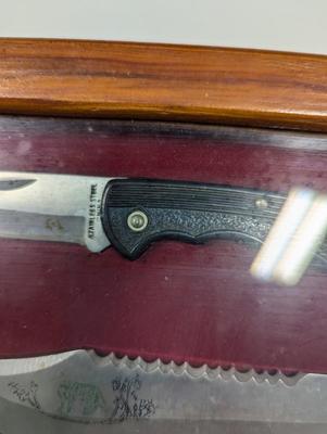 Fixed Knife Display Collection Scenic Design