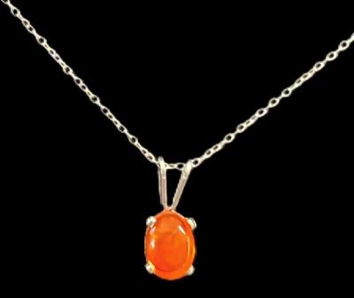 Exquisite Fire Opal 2.0ct & 18kt White gold chain & Pendant