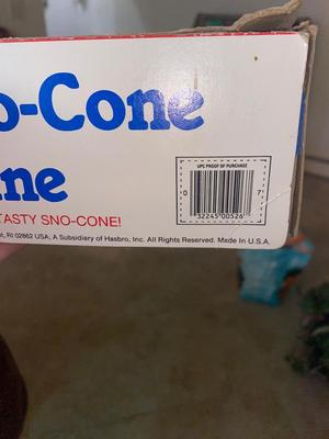 VINTAGE SNOOPY SNOW CONE MAKER, JUST NEEDS THE SYRUP