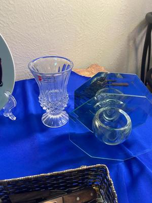AN ARRAY OF DIFFERENT ITEMS, GLASSWARE, CHINA, COPPER, AND MORE!