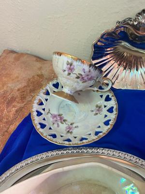 AN ARRAY OF DIFFERENT ITEMS, GLASSWARE, CHINA, COPPER, AND MORE!