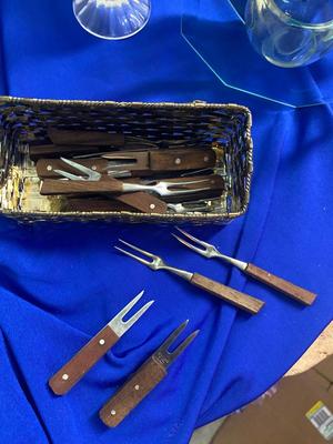 AN ARRAY OF DIFFERENT ITEMS, GLASSWARE, CHINA, COPPER, AND MORE!
