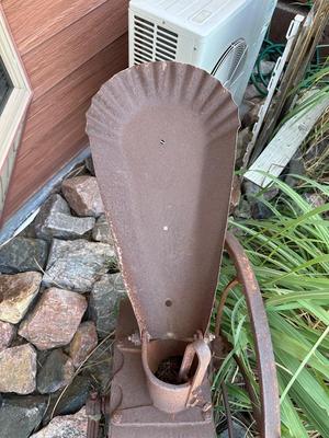 ANTIQUE HAND CRANK DEERING CORN SHELLER