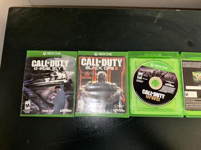 XBOX ONE CALL OF DUTY GAME AND 2 WIRELESS REMOTES