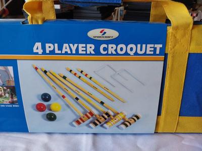 FOUR PLAYER CROQUET IN CARRY BAG