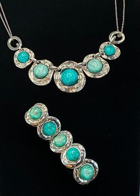 Sliver and Blue stone Necklace and bracelet