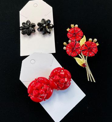 Vintage CORO Flower Brooch 1940’s, Cherry Red CE stamped Germany, Black CE