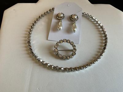 Beautiful set of Crystal PE, Brooch, Choker NK