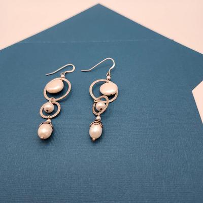 Baroque pearl earrings