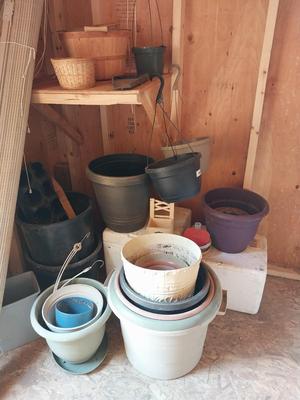 LARGE VARIETY PLANTING POTS