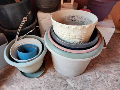 LARGE VARIETY PLANTING POTS