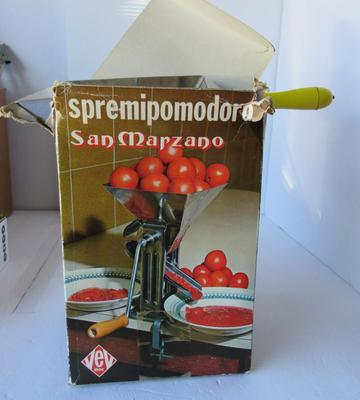 Older Spremipomodoro Tomato Saucer in Original Box