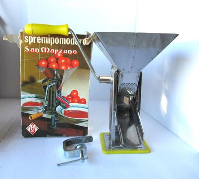 Older Spremipomodoro Tomato Saucer in Original Box